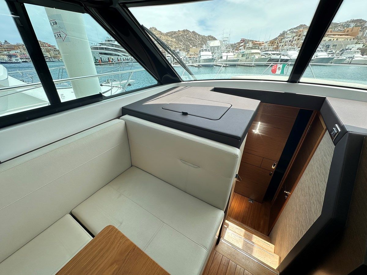 BUENA ONDA - Tiara yacht sale