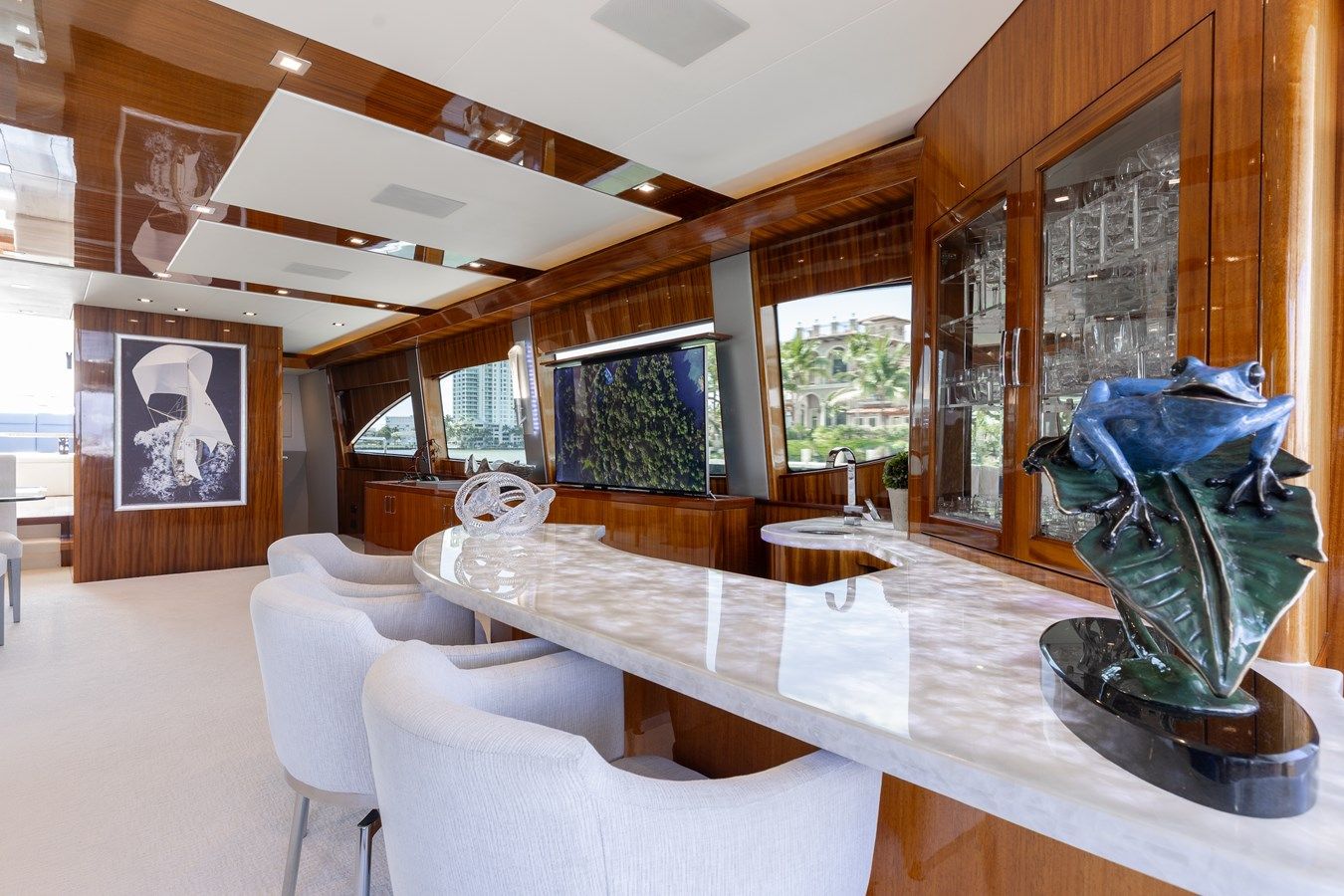 Купить яхту Ritz Sea - Hatteras в Shestakov Yacht Sales