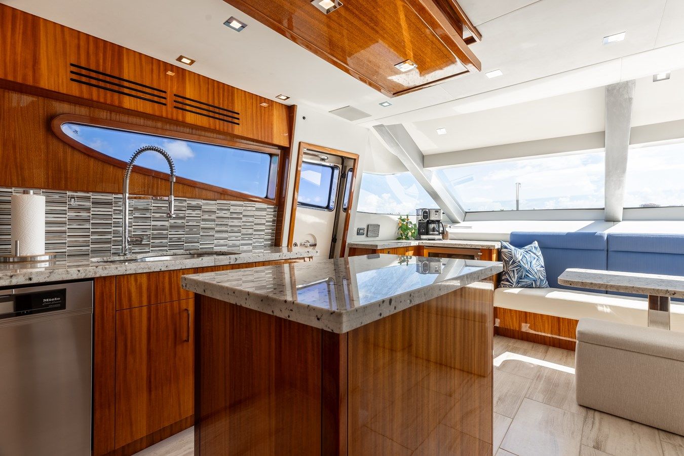 Купить яхту Ritz Sea в Shestakov Yacht Sales
