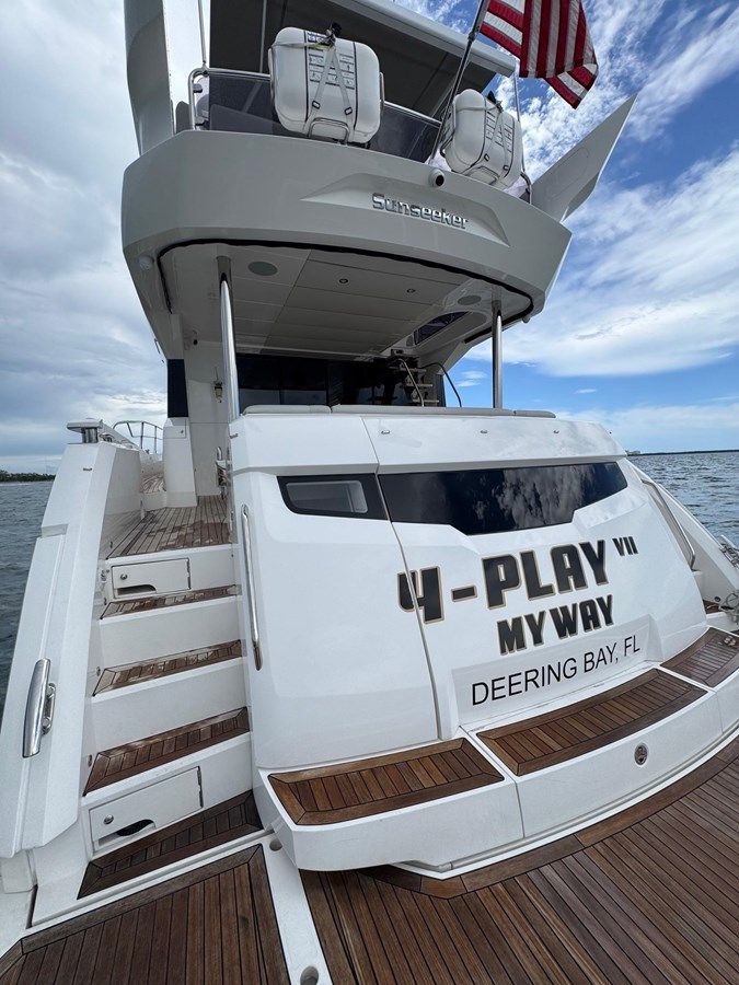 Buy a yacht 4 Play - Sunseeker