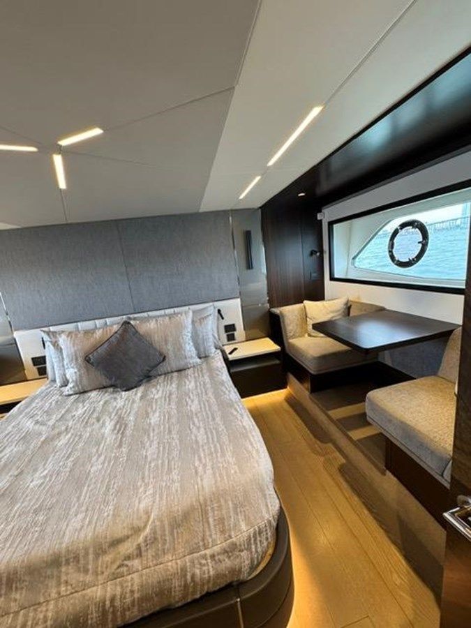 Buy a yacht 4 Play 68