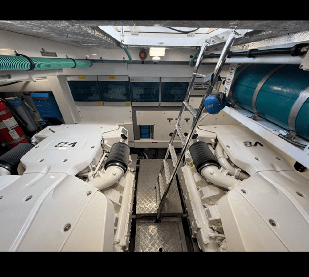 4 Play Manhattan 68 yacht sale