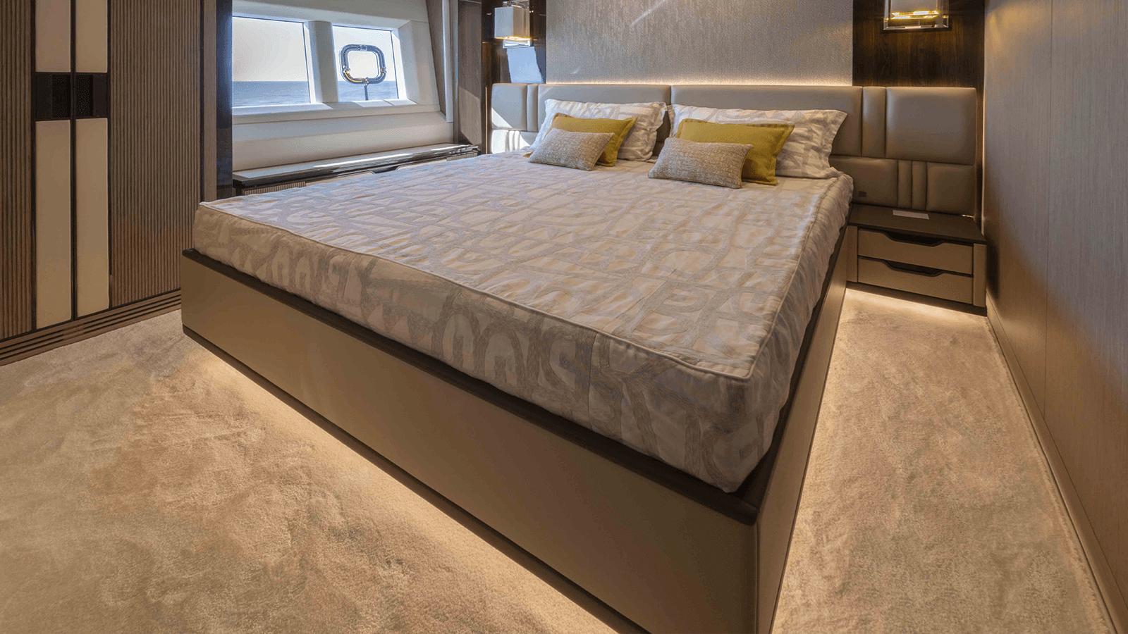 Лучшая цена на FOUR JOYS - Maiora