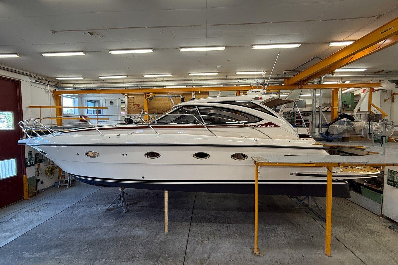 Buy a Nord West 430 SportsTop (NW430-021) 44 at Shestakov Yacht Sales