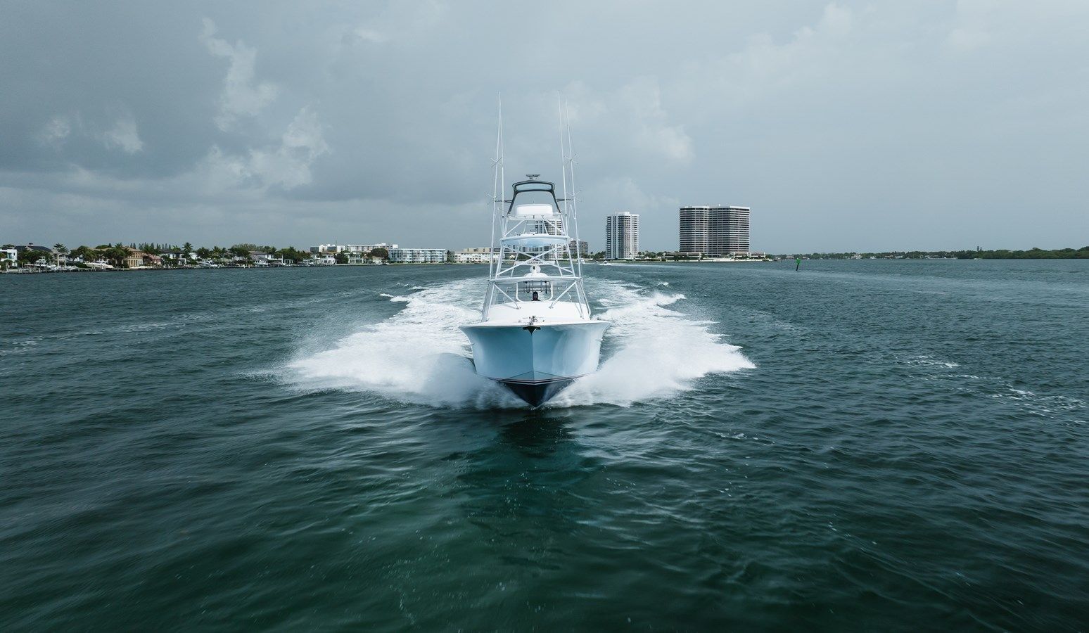 Купить яхту ATTITUDES Daniels Boatworks 42 Express в Shestakov Yacht Sales