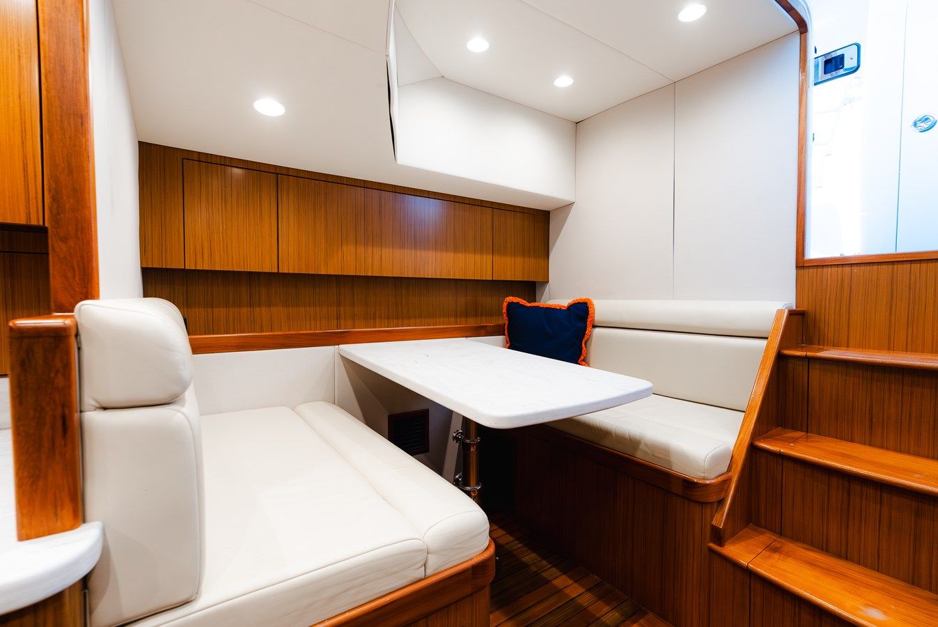 Продажа яхты ATTITUDES - CUSTOM CAROLINA