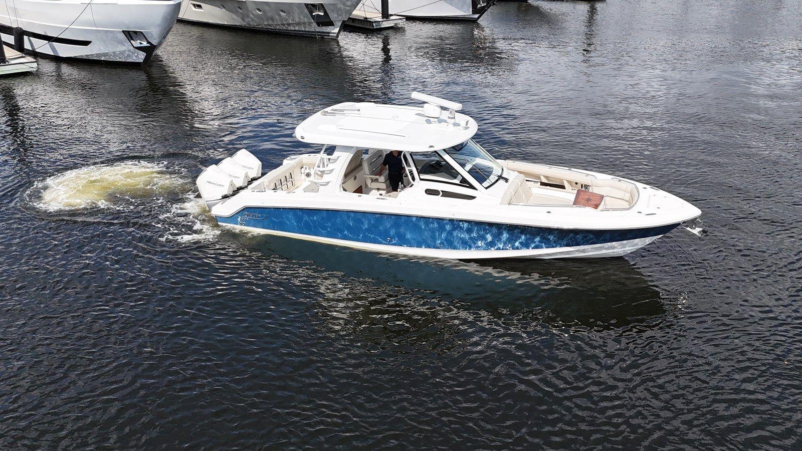Купить яхту 35 ft 2020 Boston Whaler 350 Realm, Yacht Kings 35 в Shestakov Yacht Sales