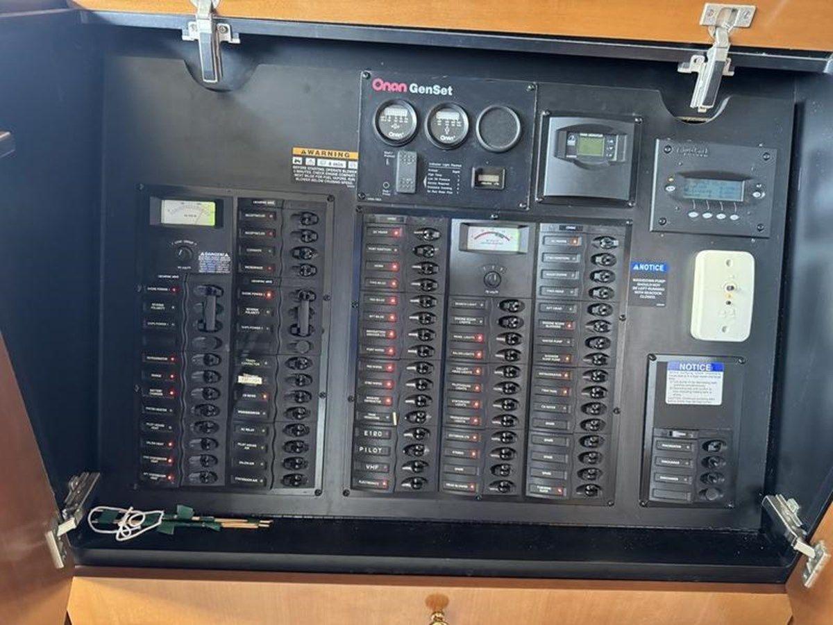 Лучшая цена на 2005 Meridian 490 Pilothouse 2005