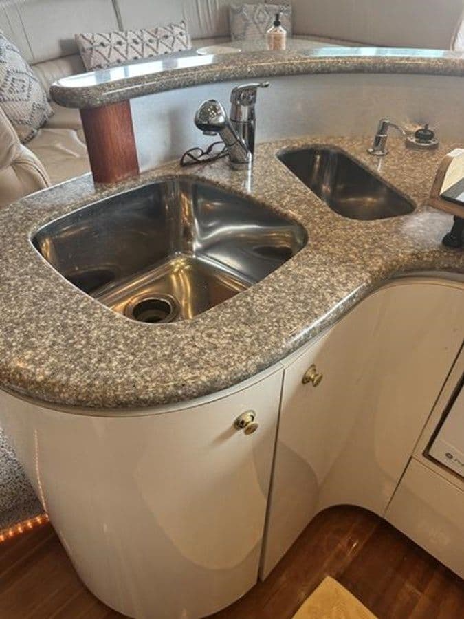 Лучшие предложения покупки яхты  1998 Maxum 4600 SCB 46