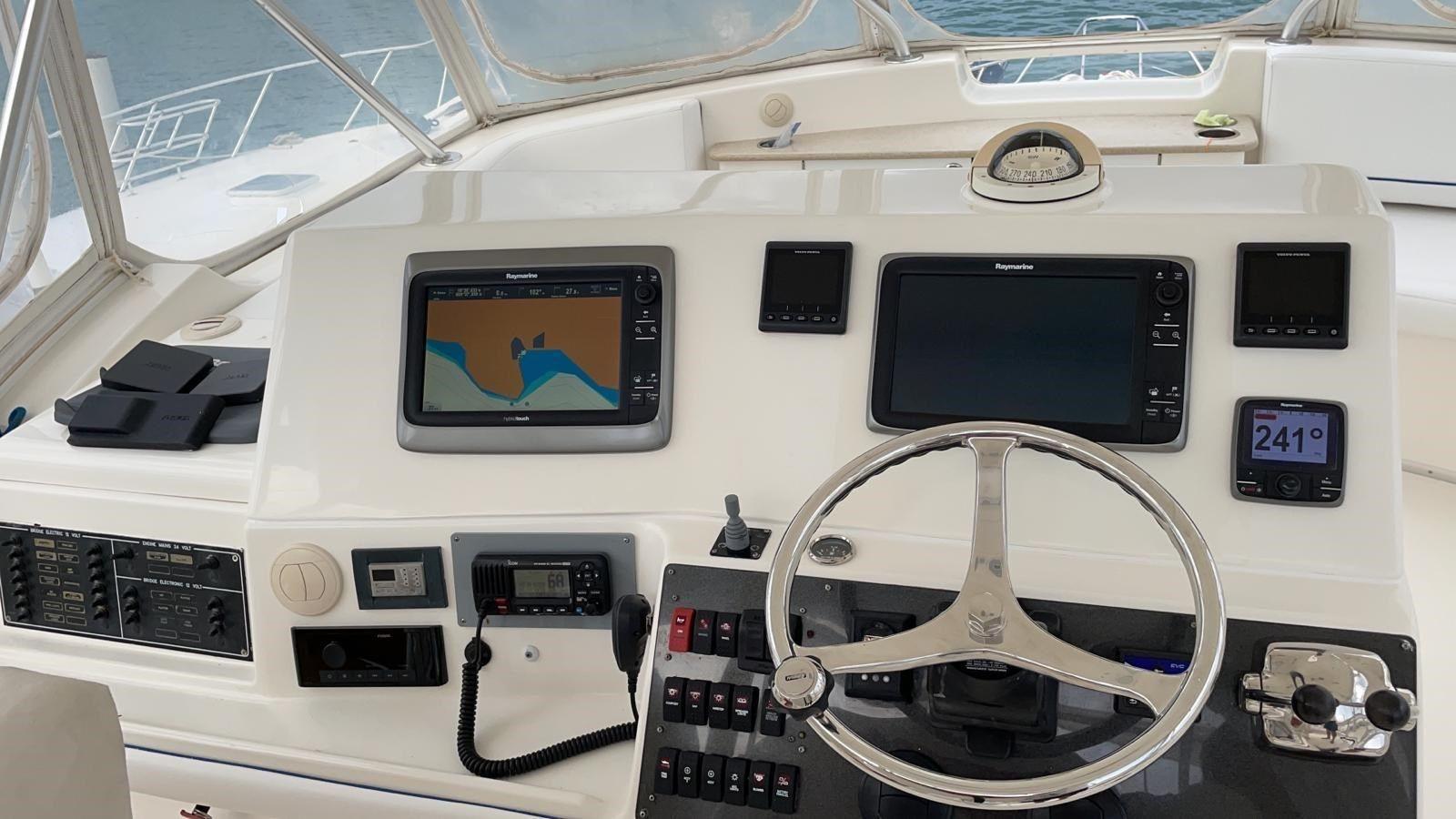 Стоимость яхты Silverton 45 Convertible