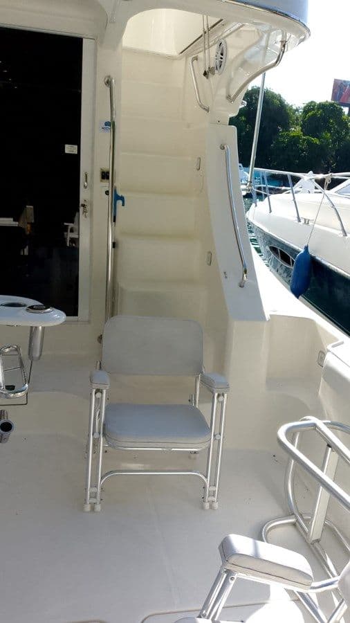 Стоимость яхты Silverton 45 Convertible 2009