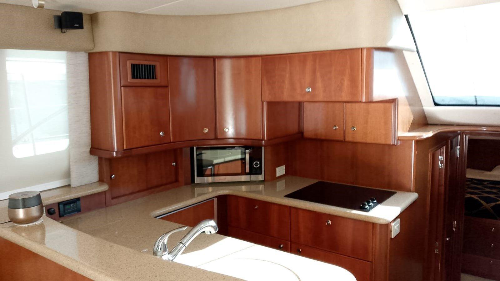 Продажа яхты Silverton 45 Convertible 2009