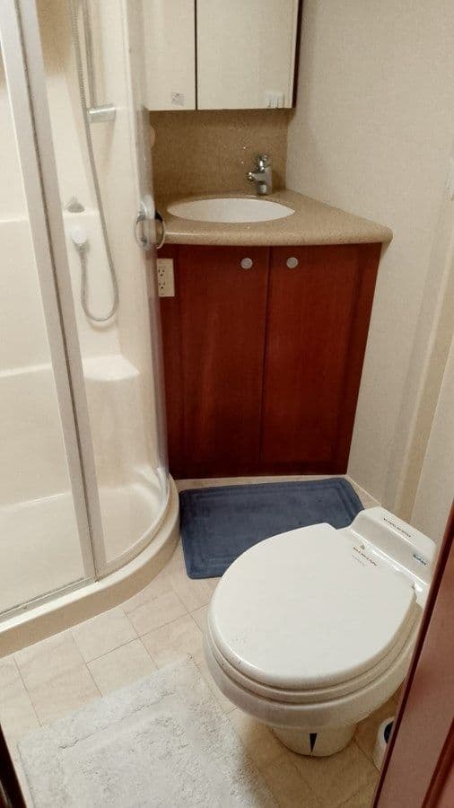 Купить яхту Silverton 45 Convertible 47 в Shestakov Yacht Sales