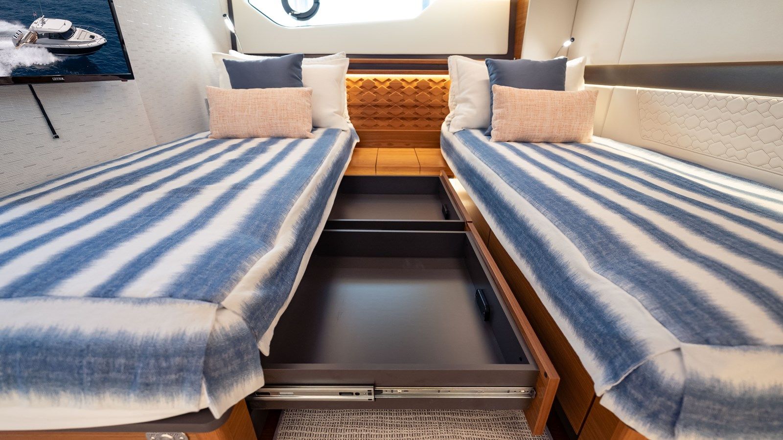 Buy a Lorax 48 LE at Shestakov Yacht Sales