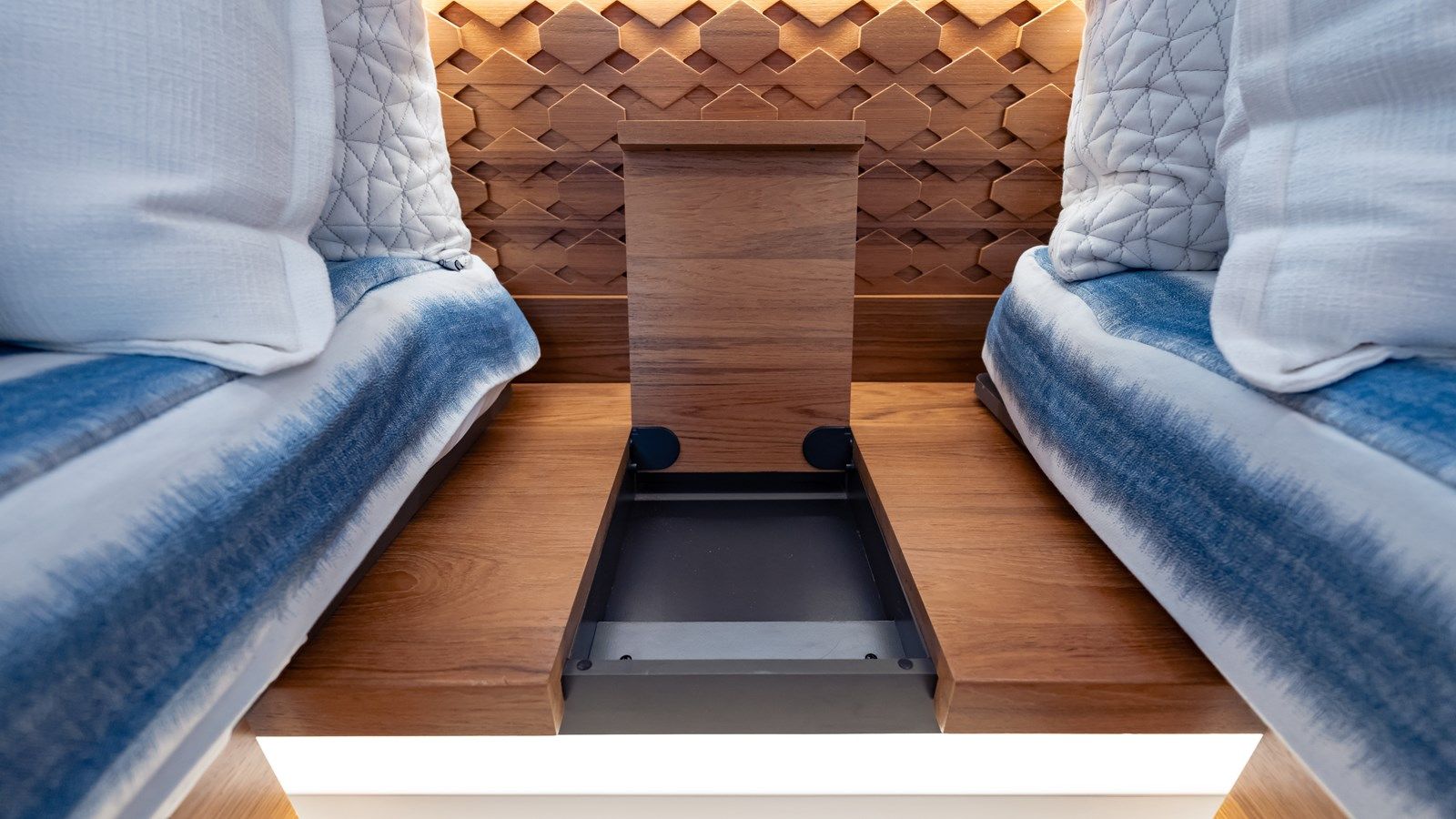 Buy a Lorax - Tiara at Shestakov Yacht Sales