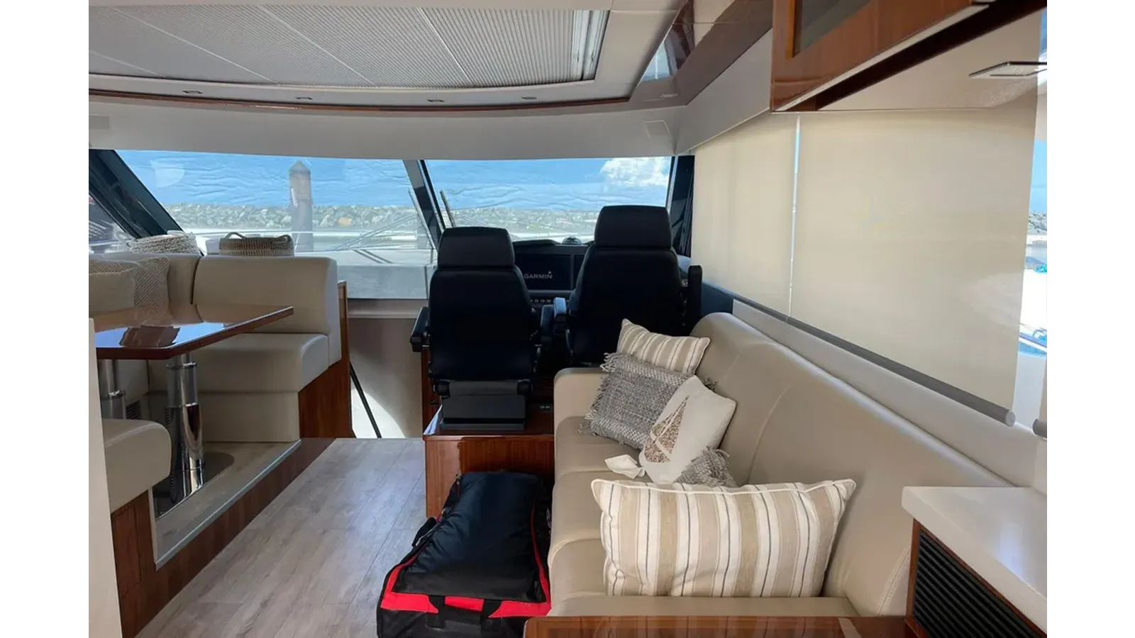 Стоимость яхты - 6000 Motor Yacht