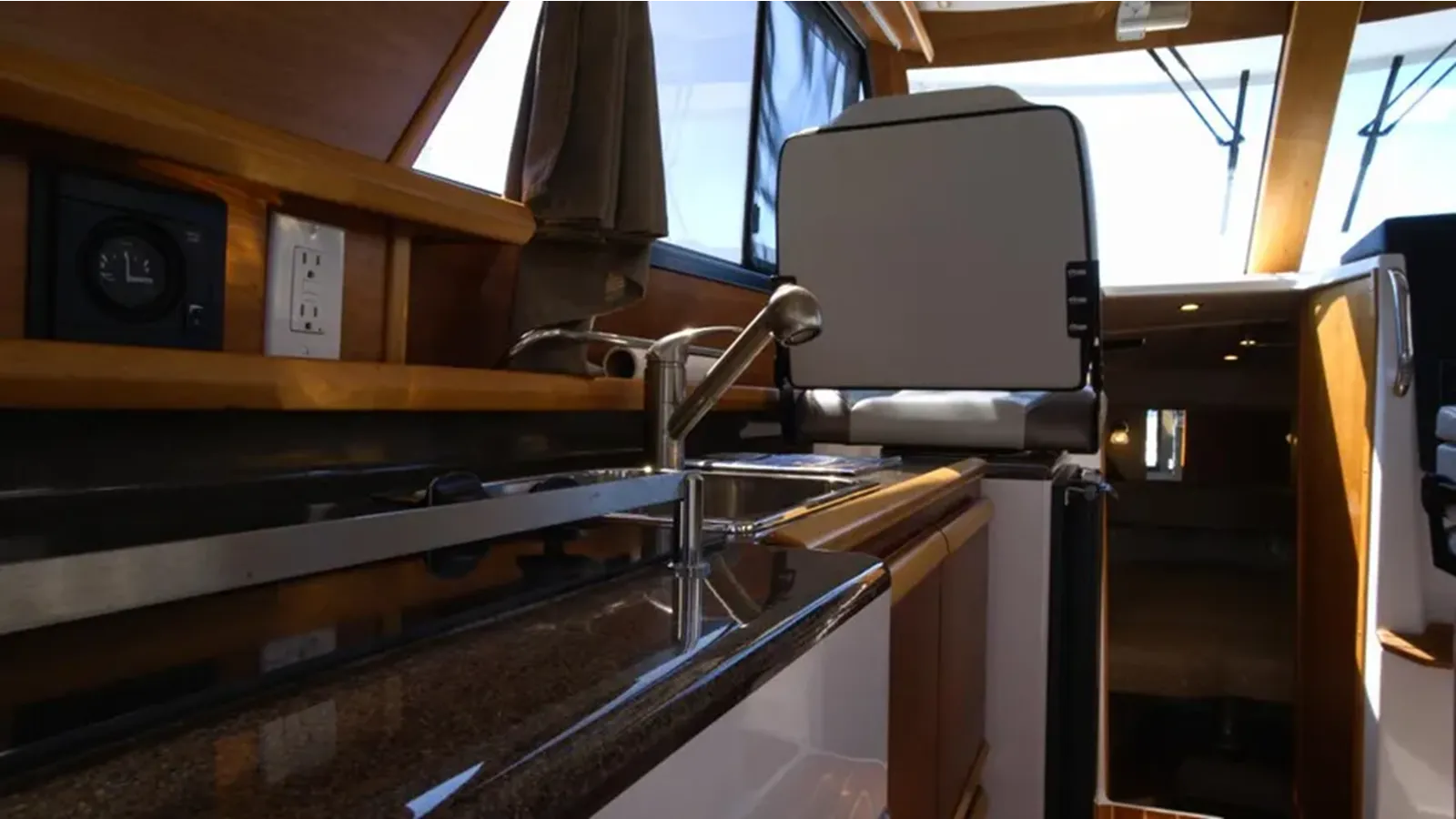 2019 Cutwater 28 LE 28