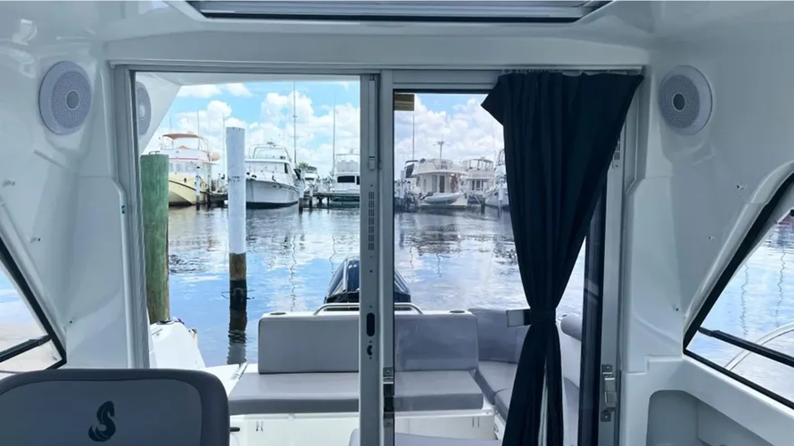 best yacht sales deals 2023 Beneteau Antares 7 OB