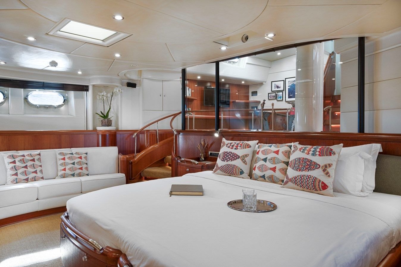 the best price on SURAMA 1997