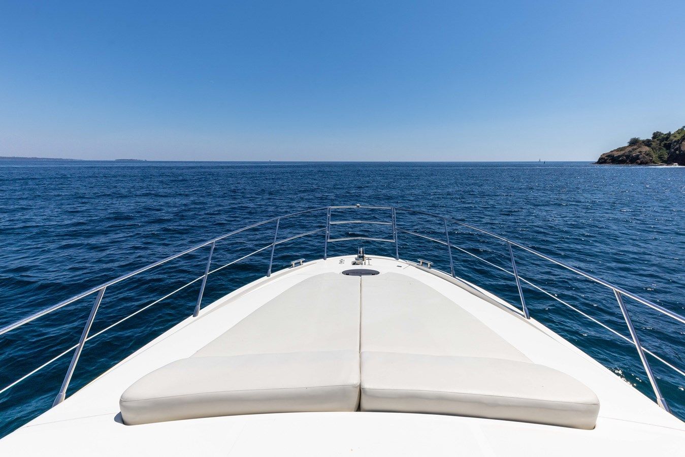 Buy a OXYGENE III 2010 at Shestakov Yacht Sales