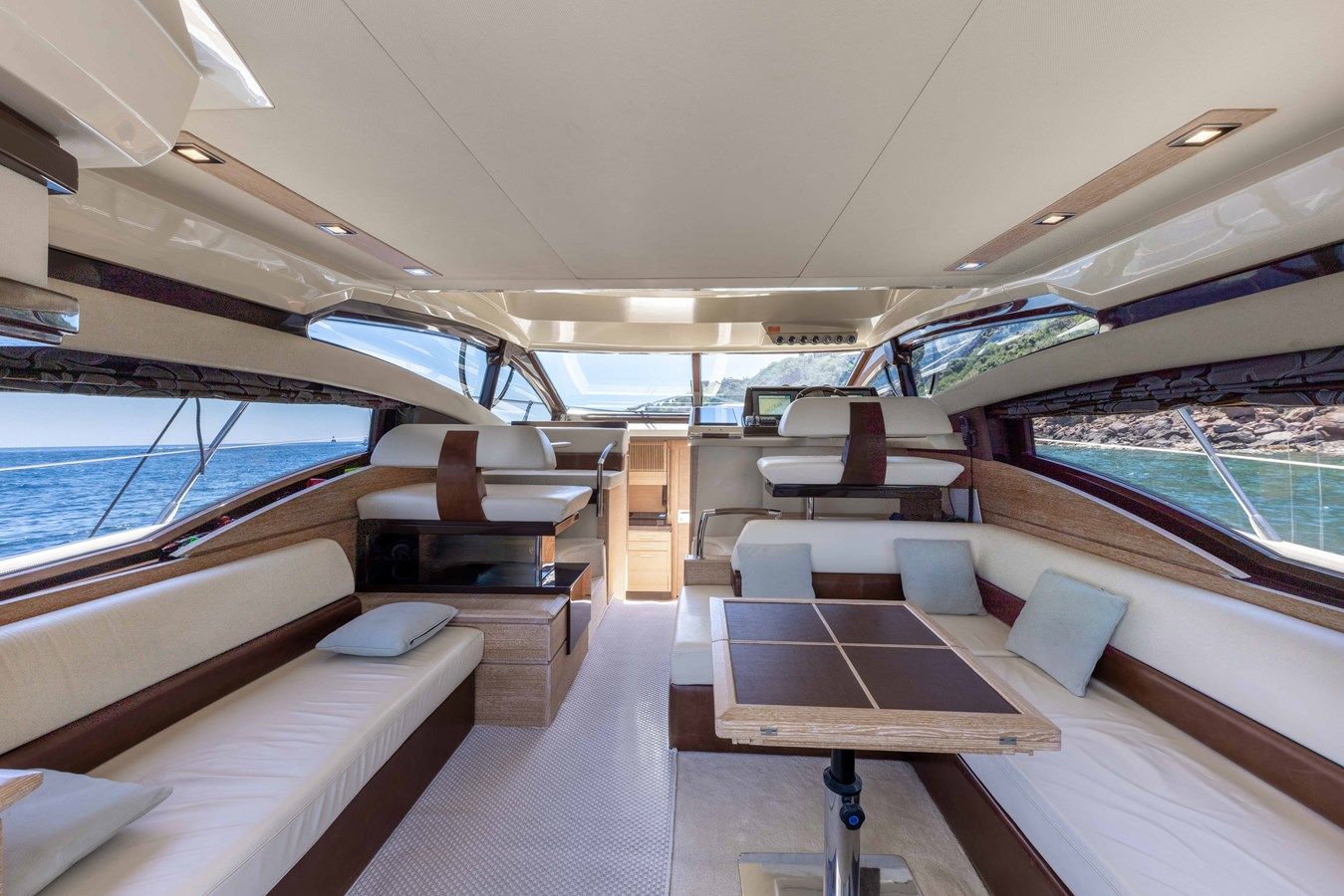 Buy a OXYGENE III Azimut 47 Fly at Shestakov Yacht Sales