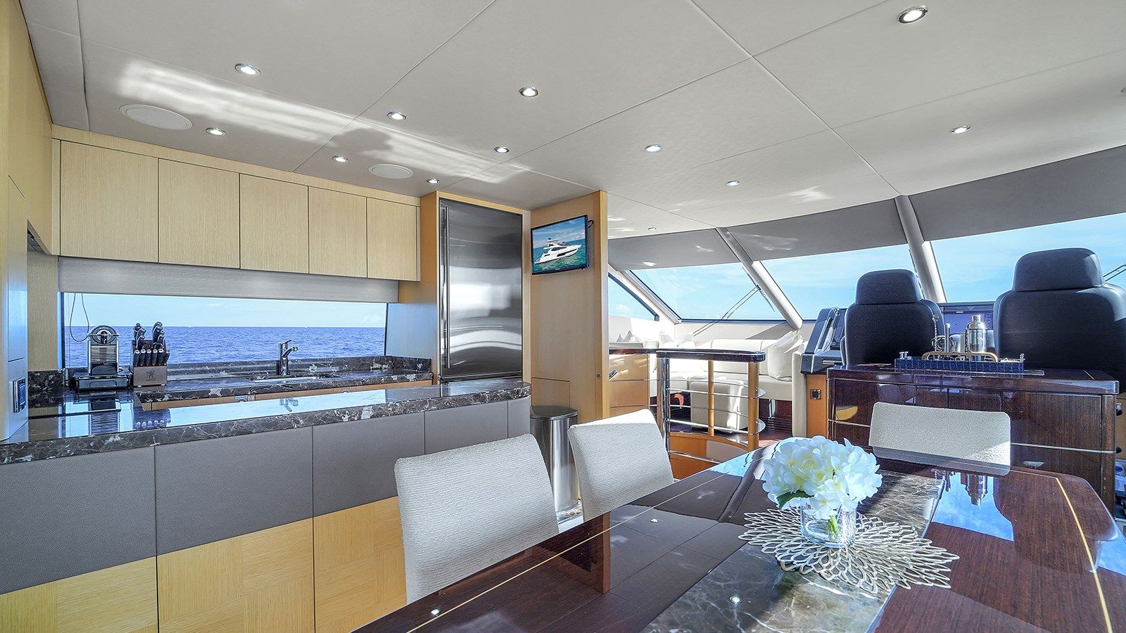 Купить яхту M4 2015 в Shestakov Yacht Sales