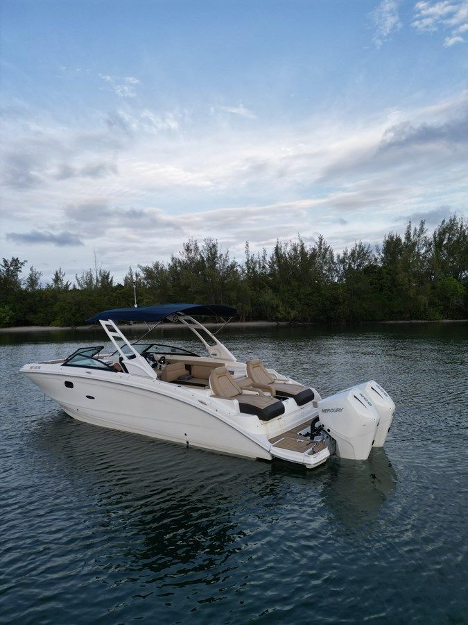 the best price on SEA RAY SDX 290