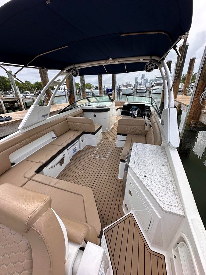 best yacht sales deals SEA RAY SDX 290 29