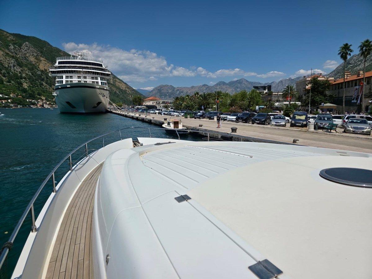 Buy a EVAZIONE 2005 at Shestakov Yacht Sales