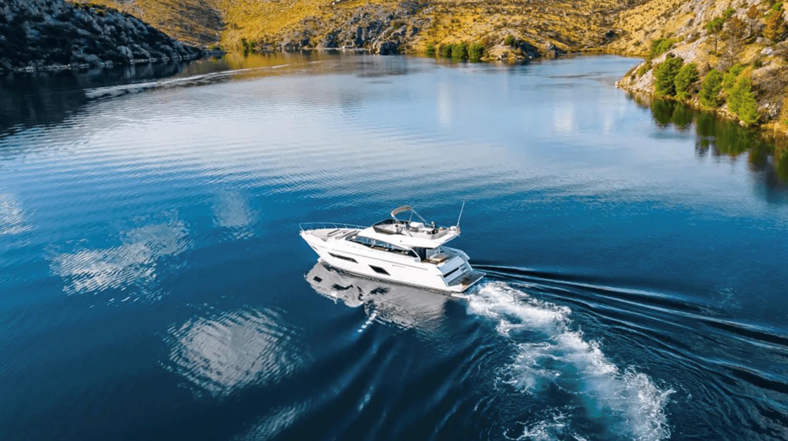 Купить яхту La Seduction 57 в Shestakov Yacht Sales