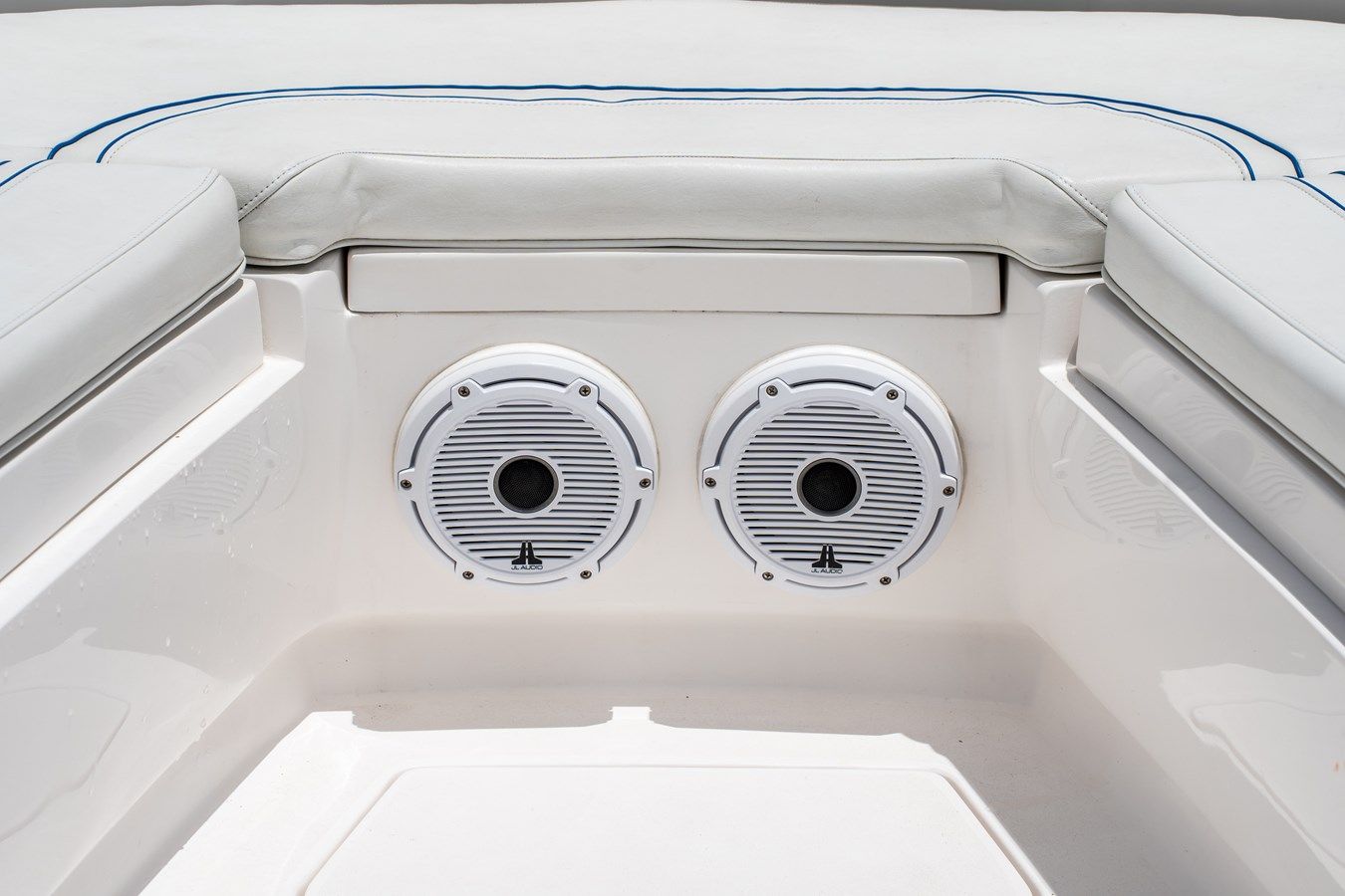 Стоимость яхты 345 Nomad FE - INTREPID POWERBOATS INC