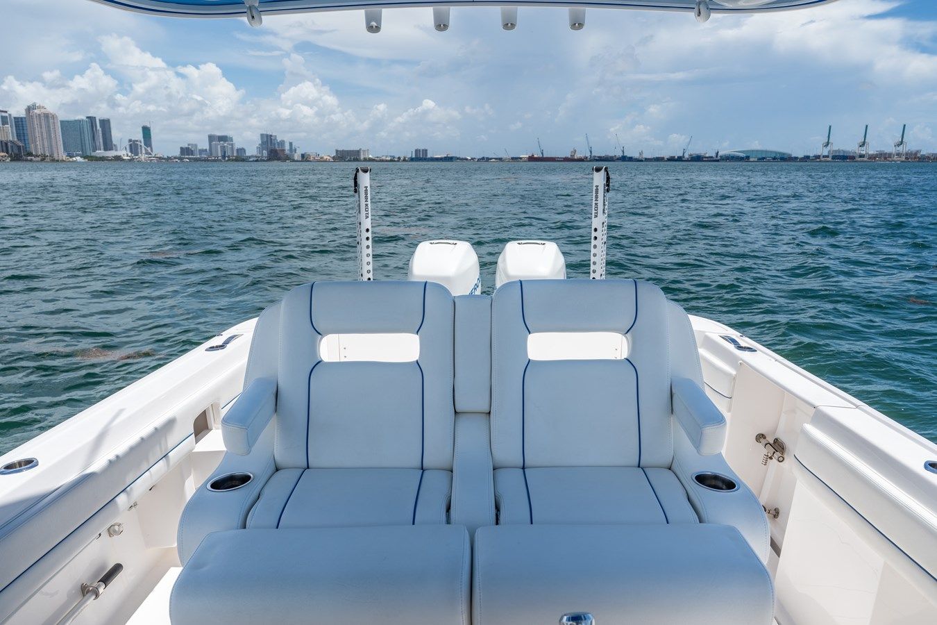 Купить яхту 345 Nomad FE - INTREPID POWERBOATS INC в Shestakov Yacht Sales