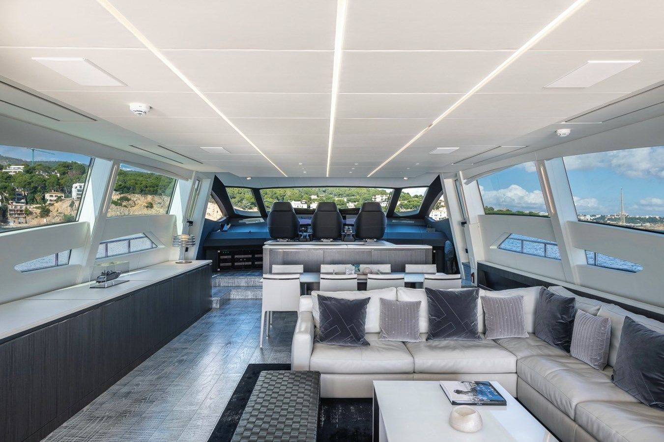 Купить яхту Aldebaran III - PERSHING в Shestakov Yacht Sales