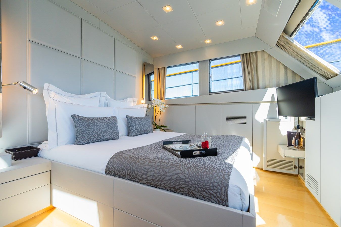 Buy a yacht TEMPEST WS - CHANTIER DE L'ESTEREL