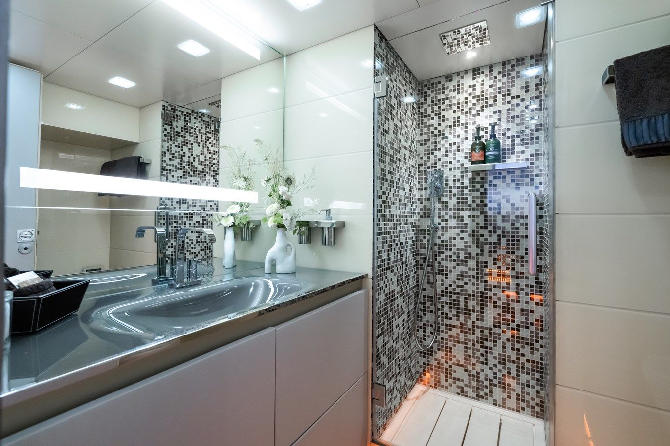 Buy a TEMPEST WS - CHANTIER DE L'ESTEREL at Shestakov Yacht Sales