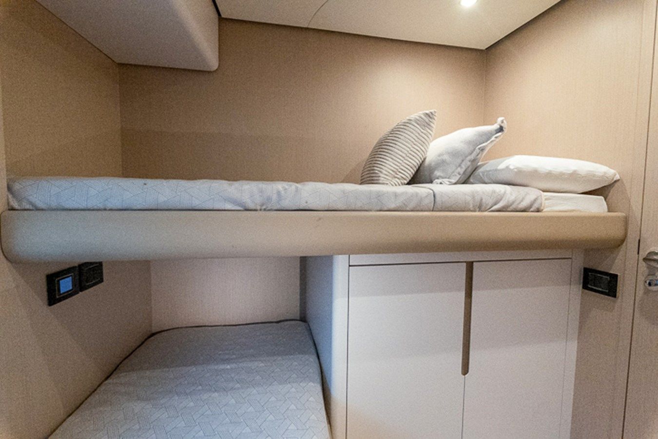 the best price on PRINCEPESSA - Azimut Yachts