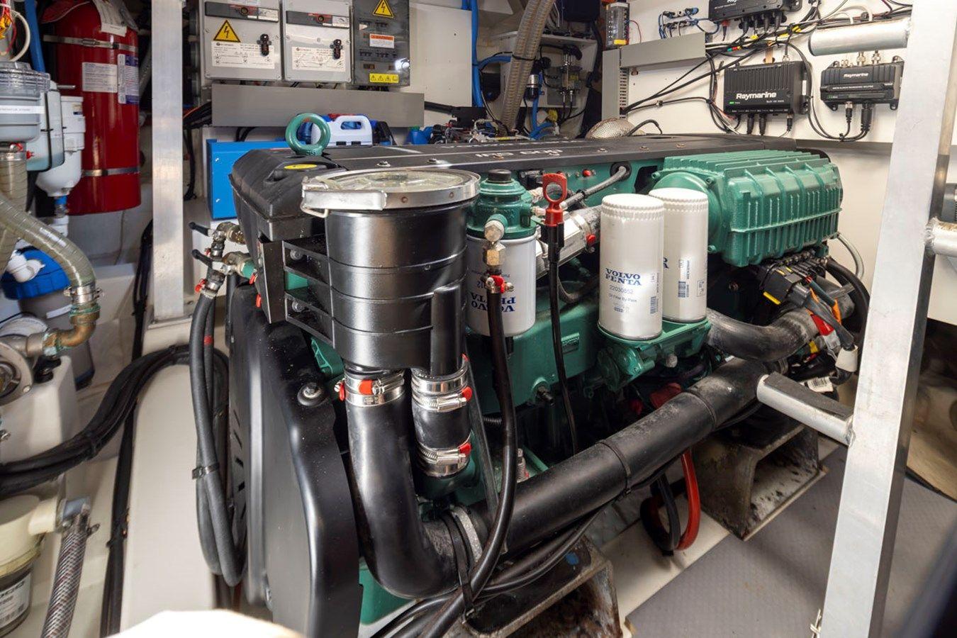 Buy a yacht Four at Sea 2019