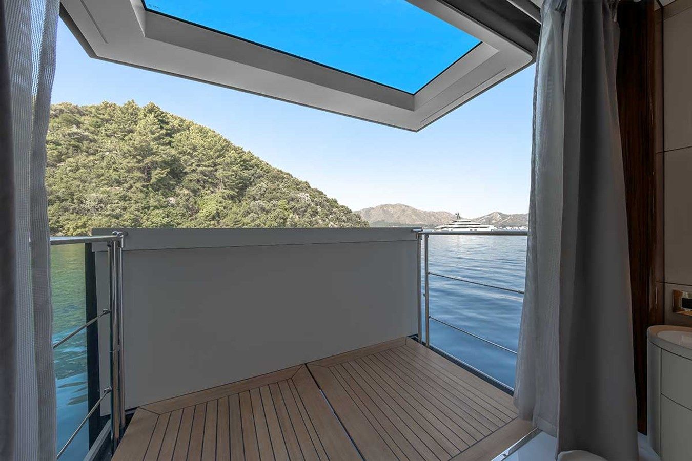 Buy a yacht TURKS - Benetti