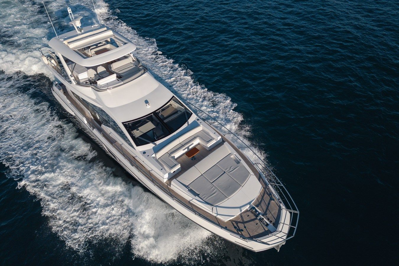 Продажа яхты HELSIE SI - Azimut Yachts