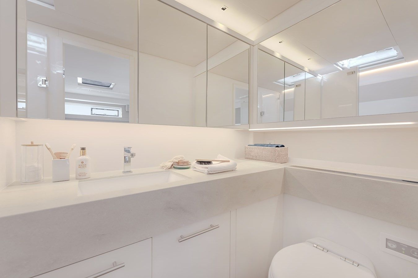 the best price on BIG PICTURE 2024