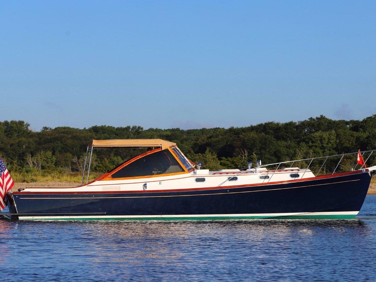 Buy a ZIG ZIG 44 at Shestakov Yacht Sales