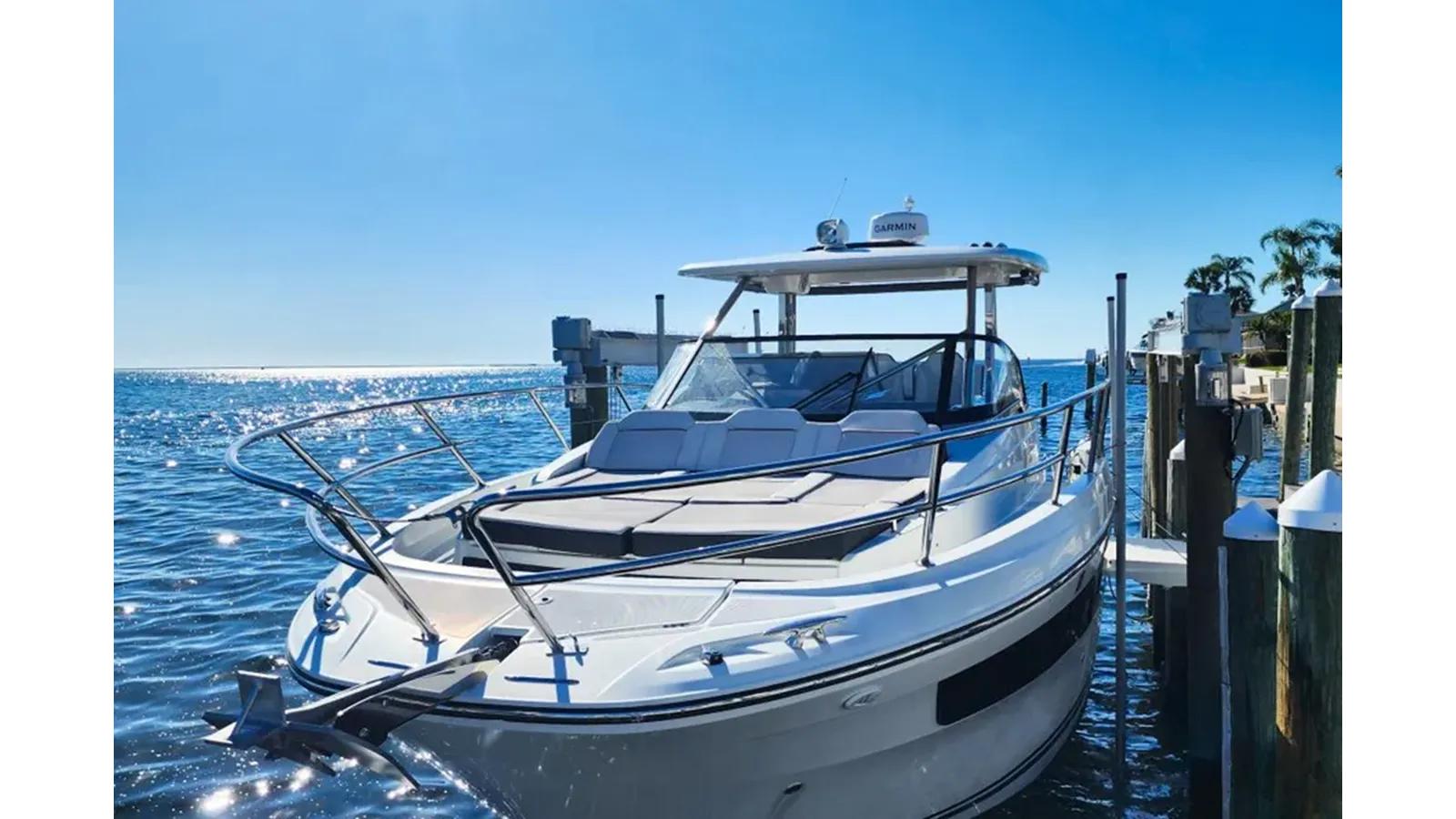 Купить 2023 Jeanneau Leader 10.5 WA Series 2 36' 2023