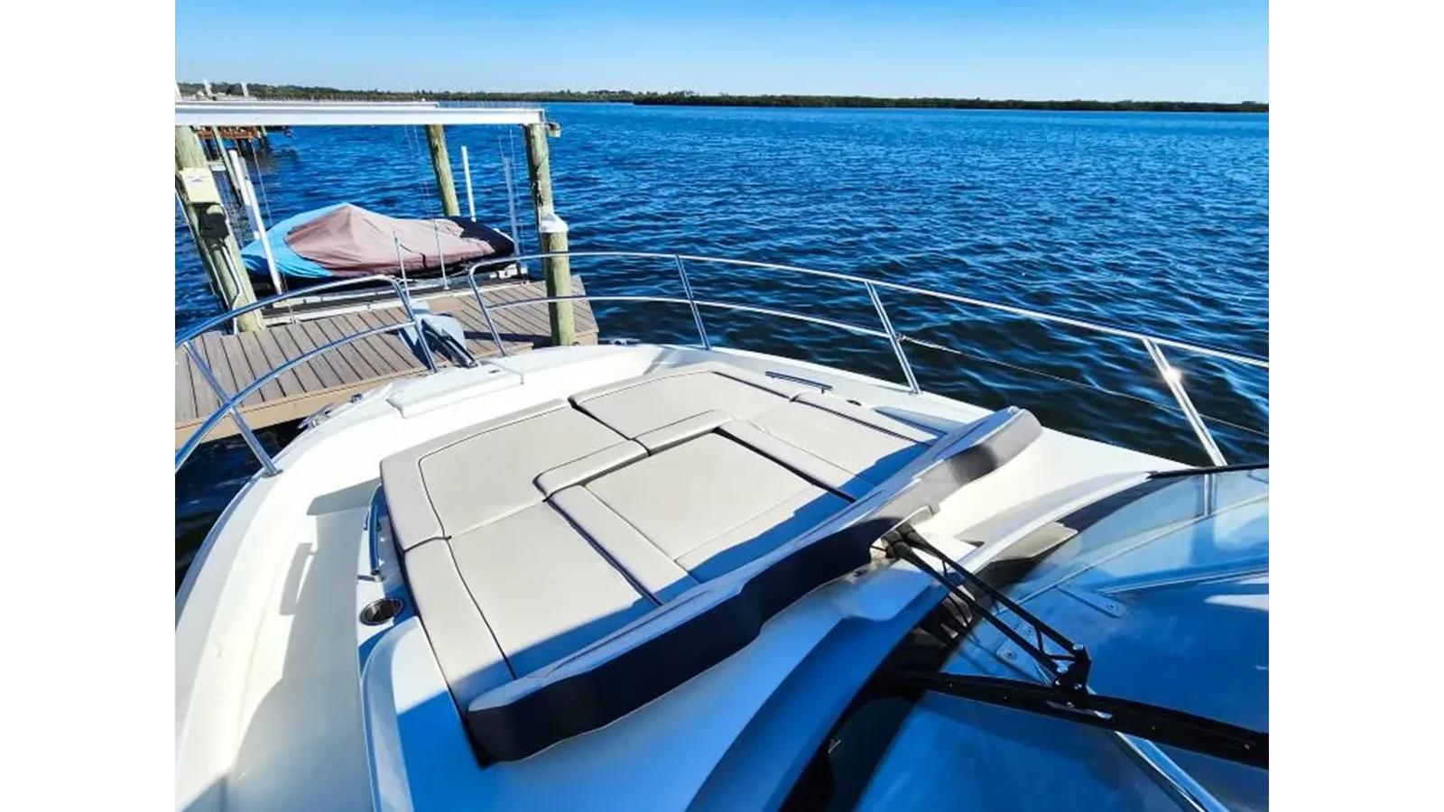 Лучшая цена на 2023 Jeanneau Leader 10.5 WA Series 2 36' 2023