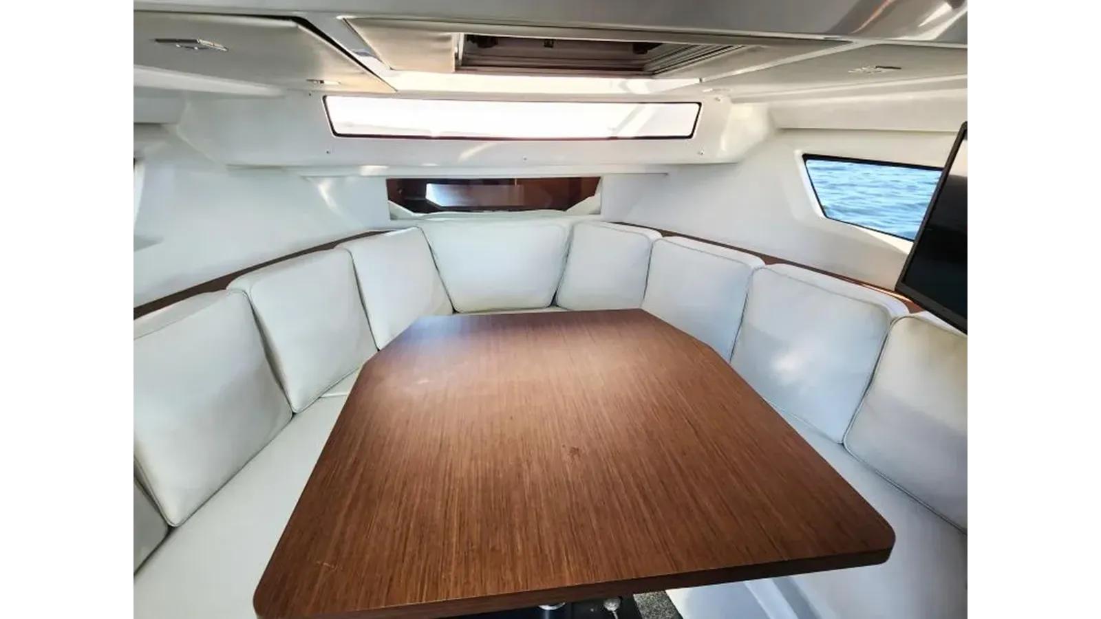 Продажа яхты 2023 Jeanneau Leader 10.5 WA Series 2 36' 36