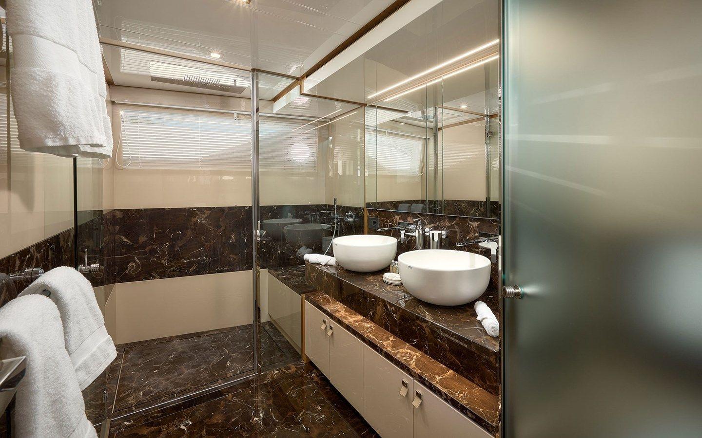 DAMARI - Ferretti Yachts yacht sale