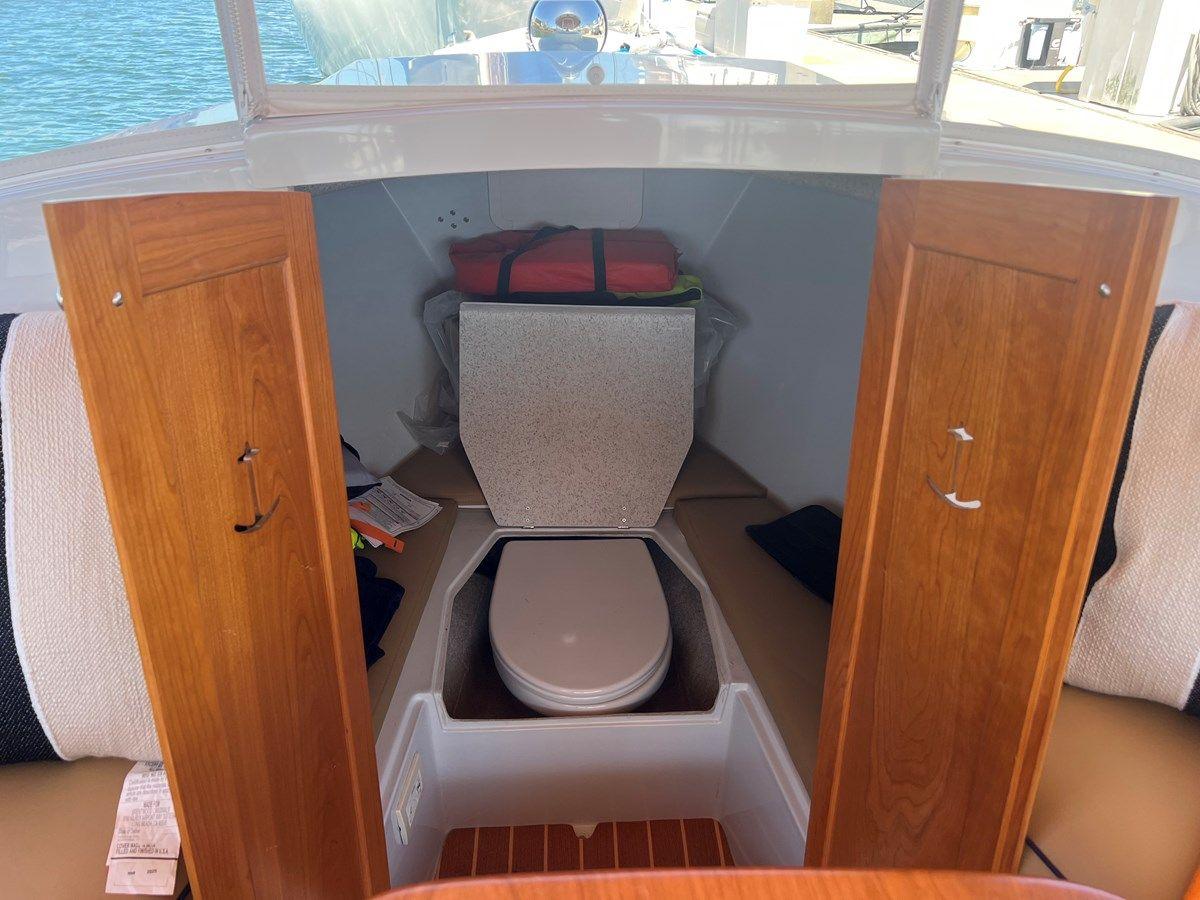 best yacht sales deals 2022 Duffy 22 Cuddy Cabin