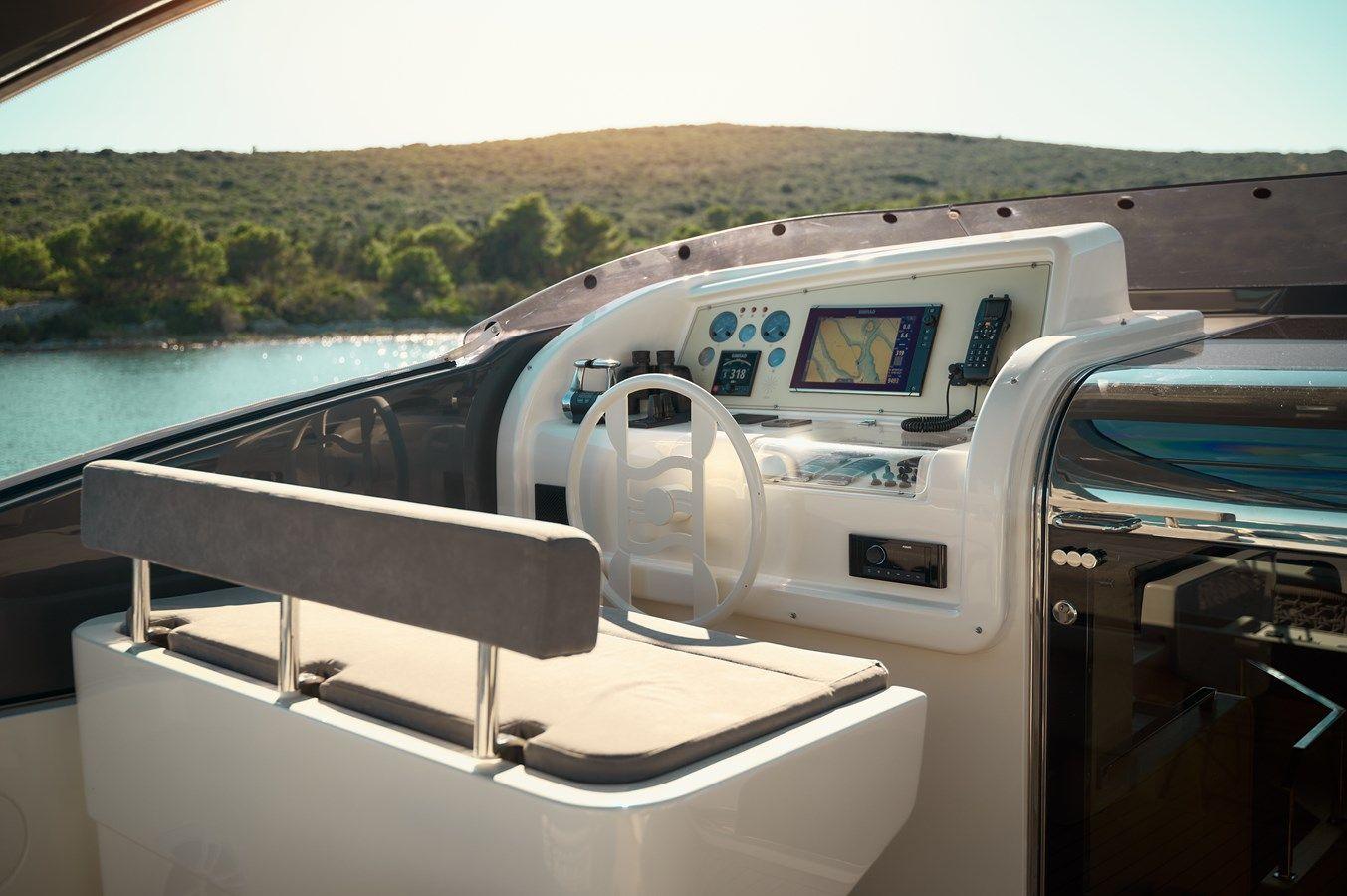 Buy a DAMARI - Ferretti Yachts at Shestakov Yacht Sales