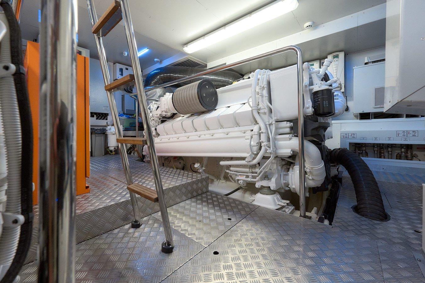 best yacht sales deals DAMARI - Ferretti Yachts