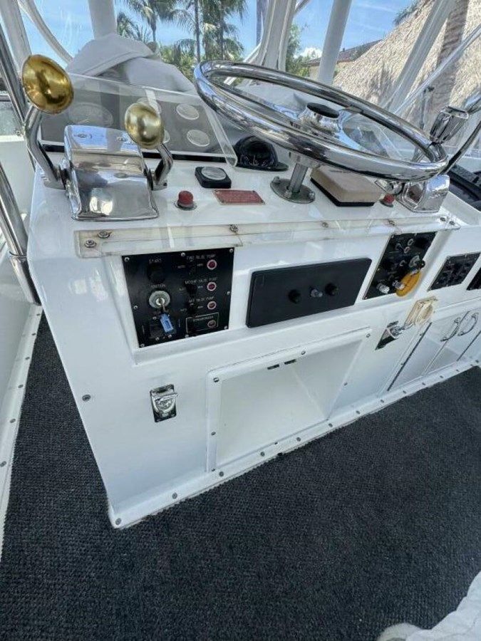 best yacht sales deals HOOK 'EM 1989