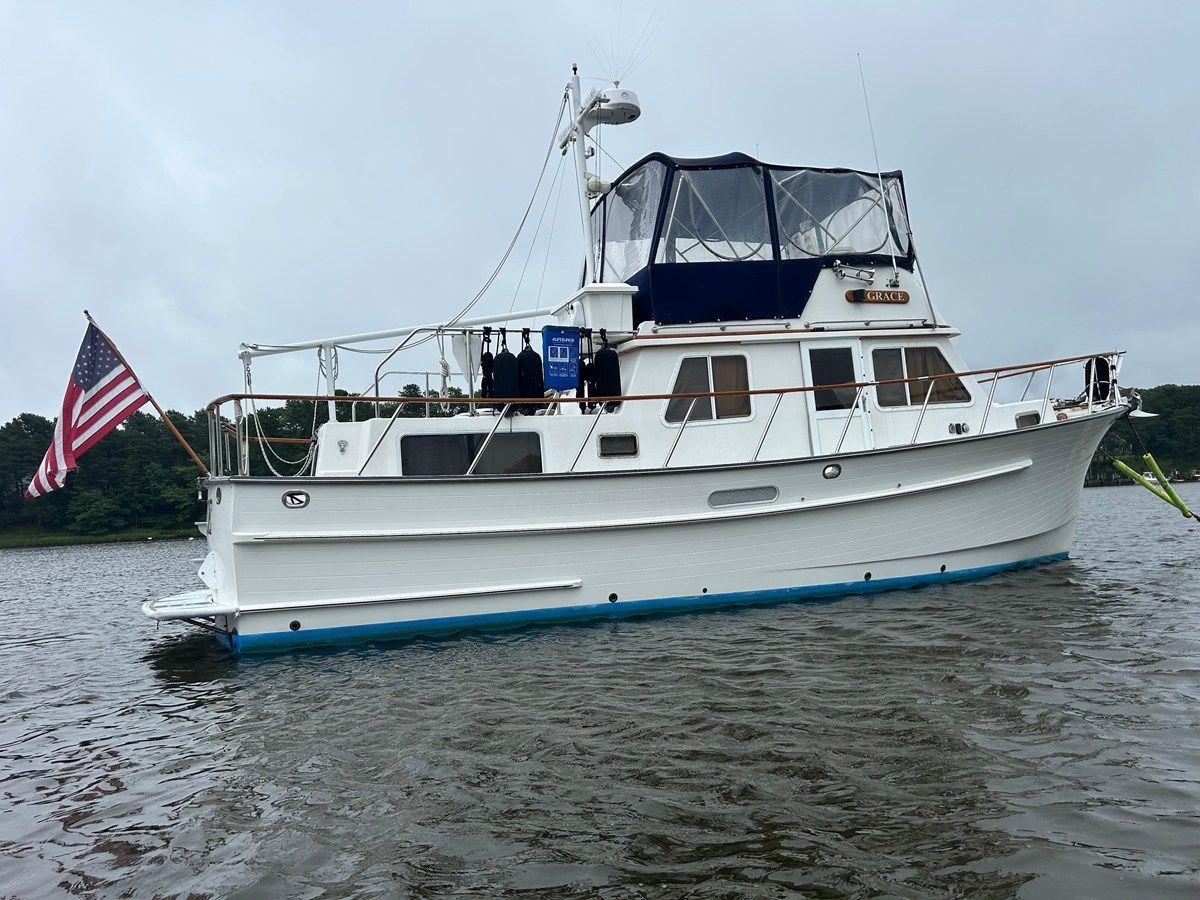 Купить яхту GRACE 36 в Shestakov Yacht Sales